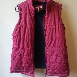 G.H. Bass women's winter vest red size M